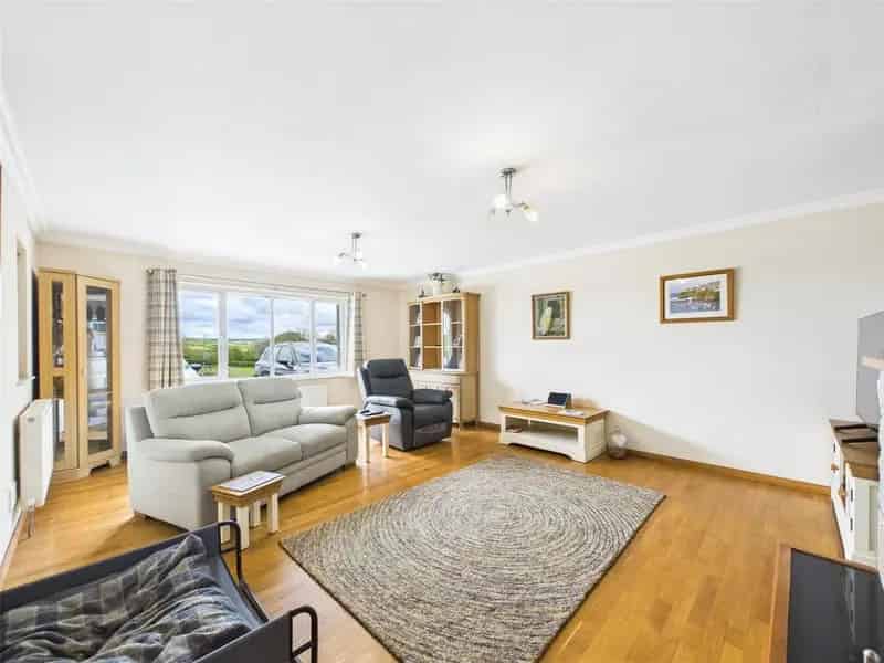 5 Bedroom Bungalow with Annex and 2.42 Acres in Peaceful Location