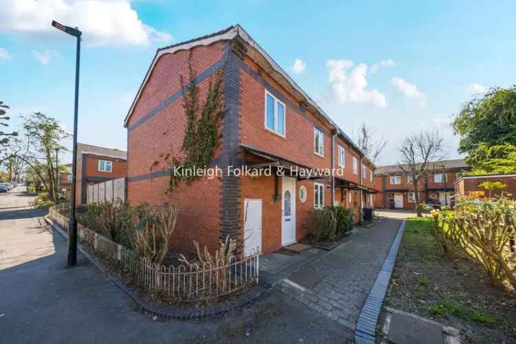 Spacious 3-Bedroom End Terrace House with South-Facing Garden