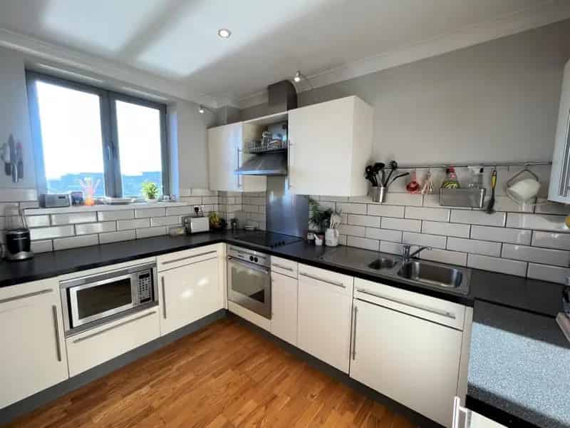 2 bedroom Flat
 To Rent