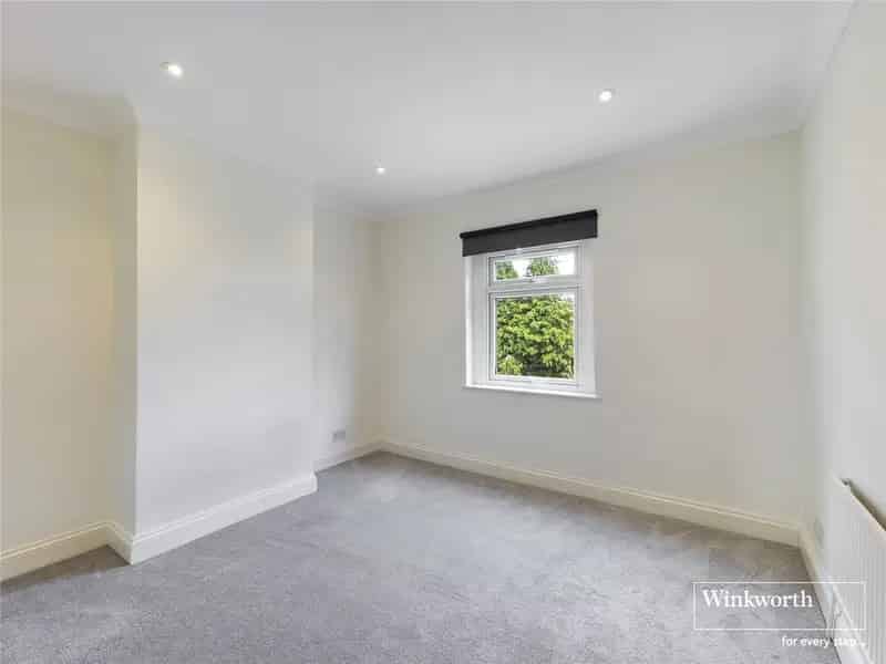 2 Bedroom House Reading East June 2025