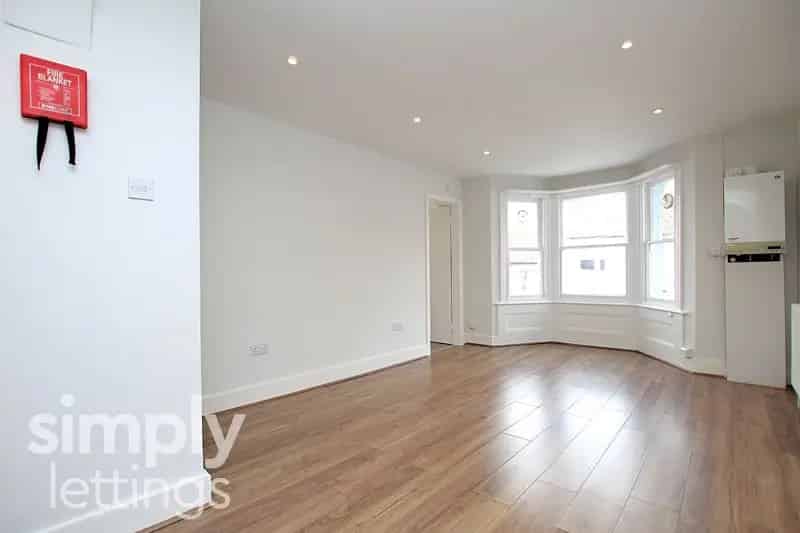1 Bedroom Flat to Rent Brighton - Close to Station and Amenities