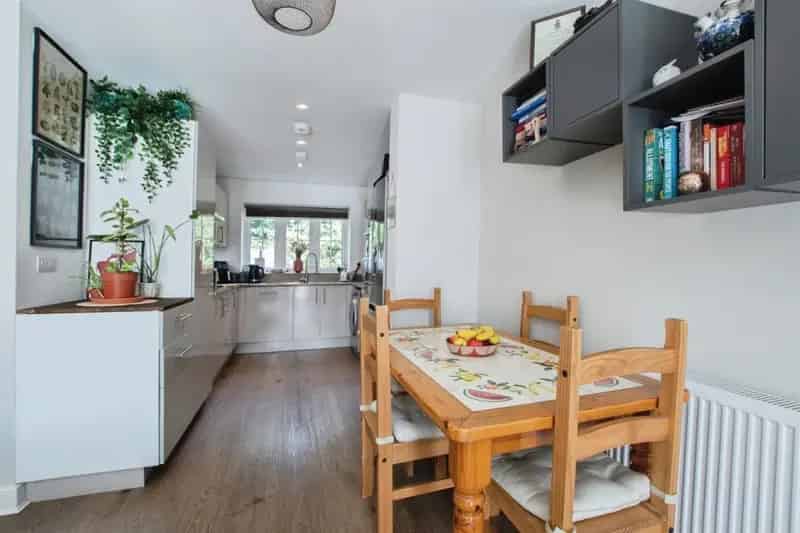 2 Storey Red Brick House with Landscaped Garden and Garden Pub