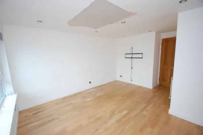 1 Bedroom Flat for Sale Glasgow Southside Cash Purchase Only