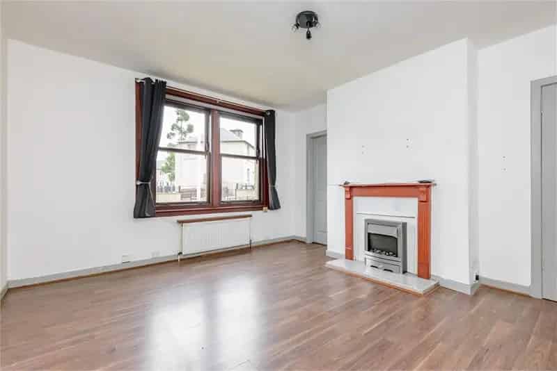 Spacious 2 Bed Lower Villa with Private Gardens and Countryside Views