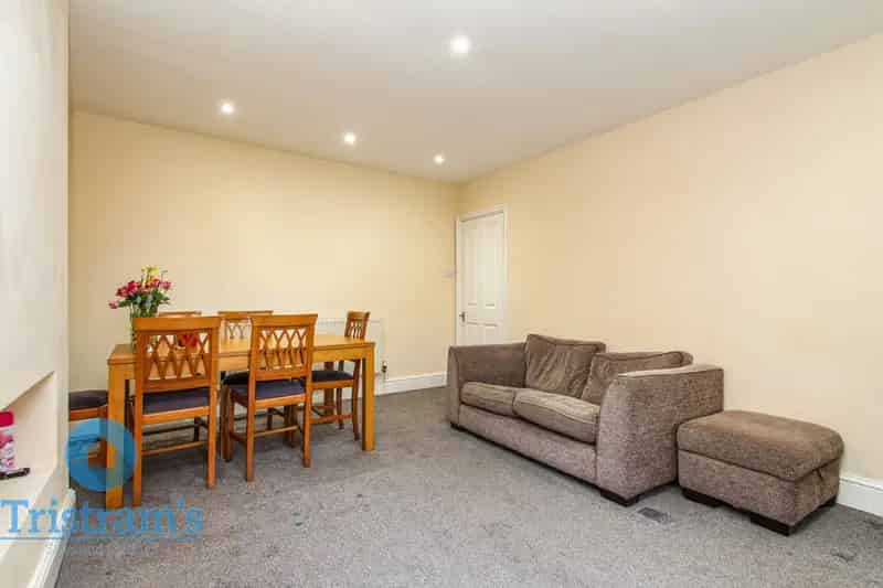 4 Bedroom Semi-Detached House for Students