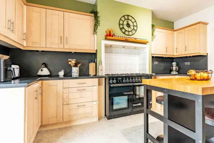 3 Bedroom Terraced House for Sale in Ashton