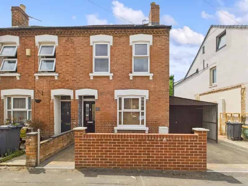 4 Bedroom Semi-Detached House for Sale