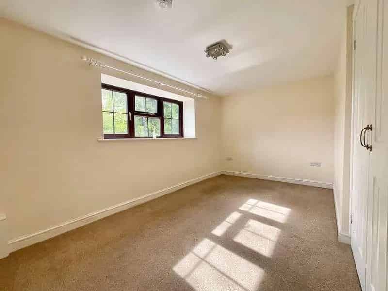 2 Bed Ground Floor Flat for Sale