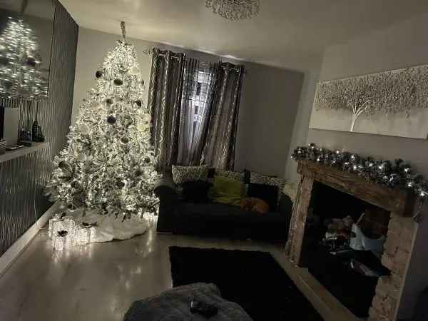 House For Rent in Leeds, England