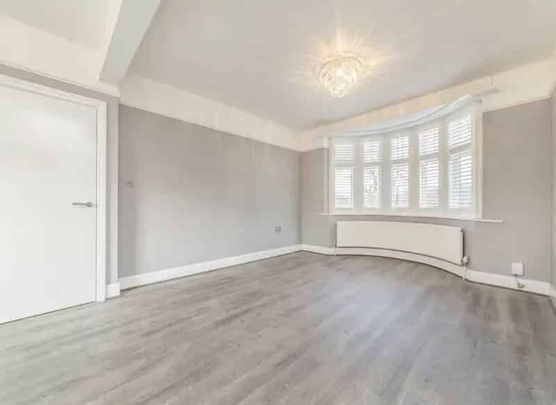 3 Bedroom Semi-Detached House with Garden and Off-Street Parking
