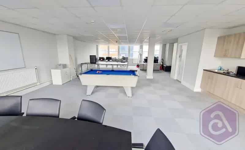 Chelmsford Train Station Apartment Allocated Parking New Lease
