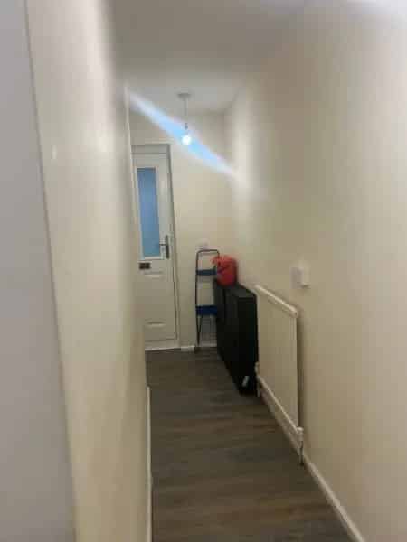 1 Bedroom Maisonette with Private Entrance and Large Garden