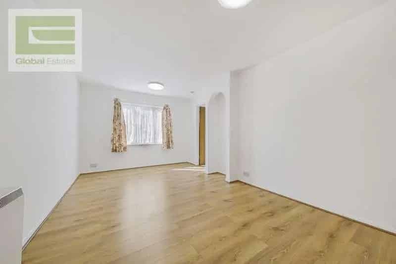 2 Bed Flat for Sale in Furzedown Tooting