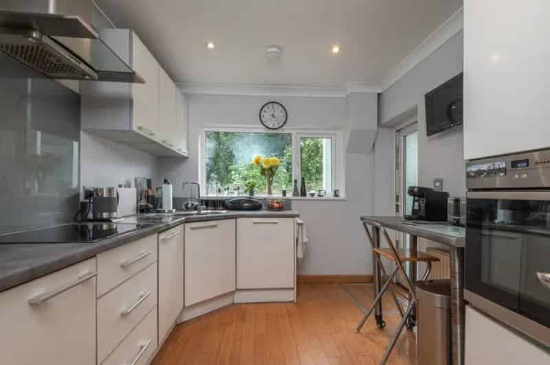 5 Bedroom Detached Bungalow For Sale