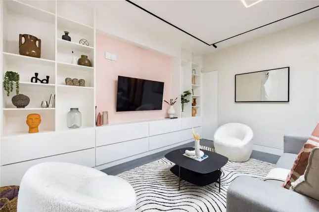 Flat for sale in Elsworthy Road, Primrose Hill, London NW3