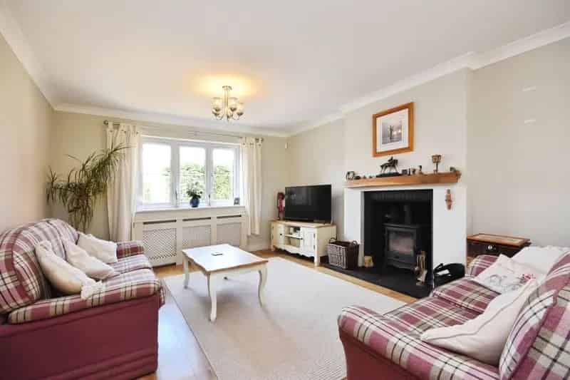Coggeshall Family Home - 4 Beds, 2 Baths, Detached Garage