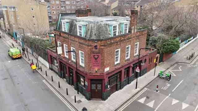 Stags Head Property for Sale in London