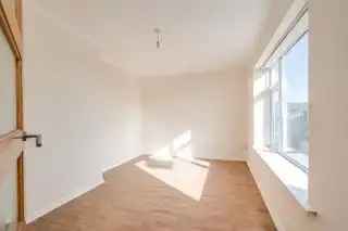3 Bedroom House Belfast - Unfurnished - Available Immediately