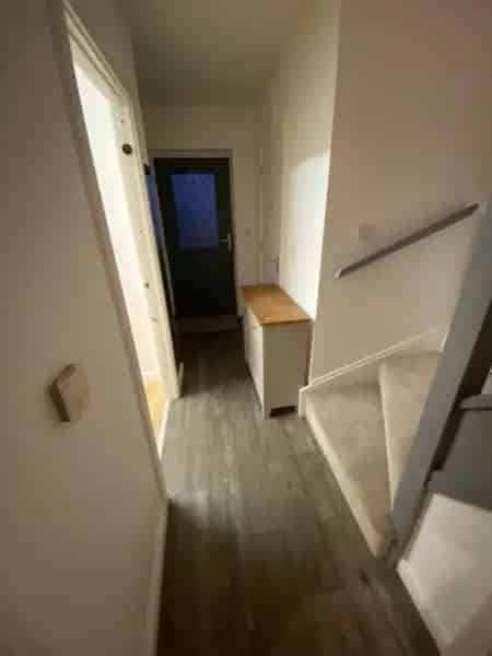 Large 2 Bed House with Garden Garage and Parking