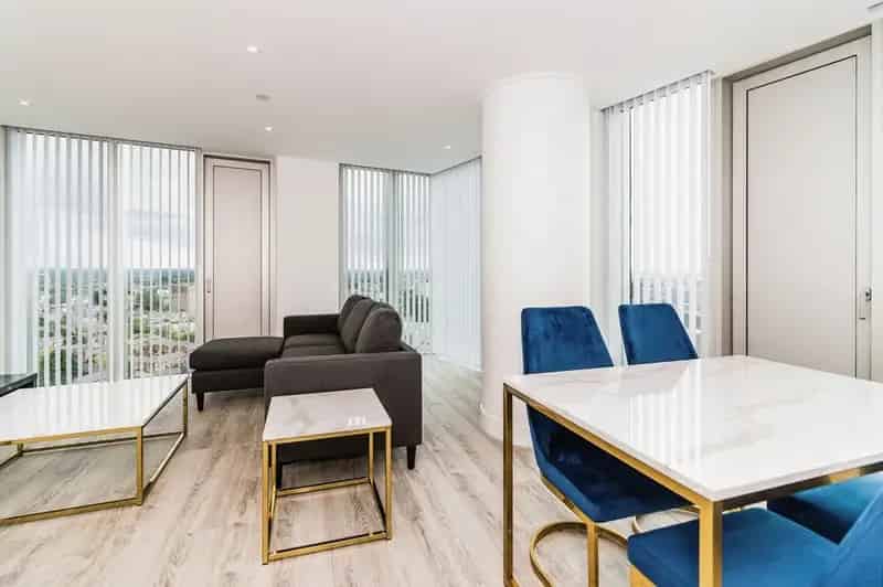 2 Bed Furnished Apartment Manchester City Centre Luxury Development