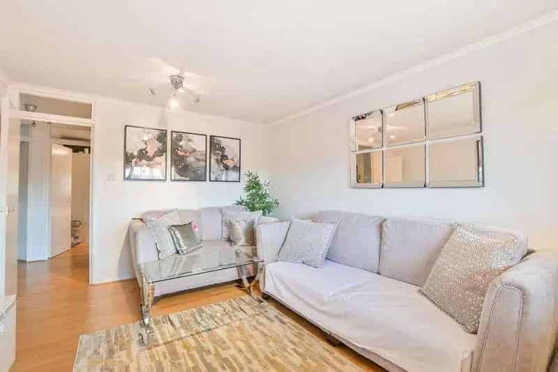 2 Bed Flat for Sale in Neasden