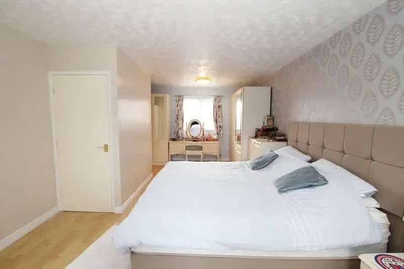 3 Bed Executive Home for Sale in Manor Park Estate Ashton