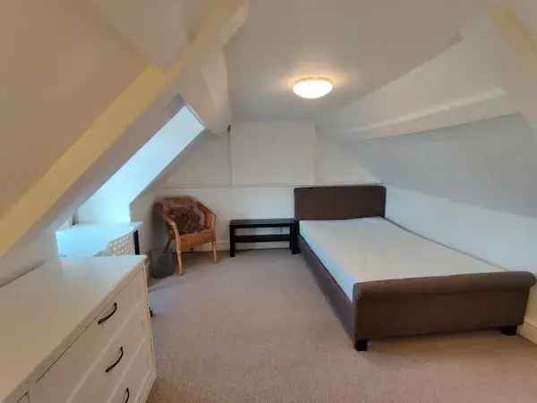 7 Bedroom House Room for Rent