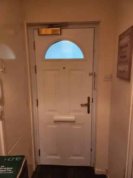 First Floor Flat Near Schools and Town Centre