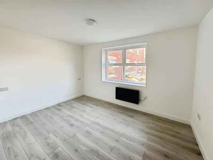 2 Bedroom Flat to Rent Blackpool FY1 Near Transport Links