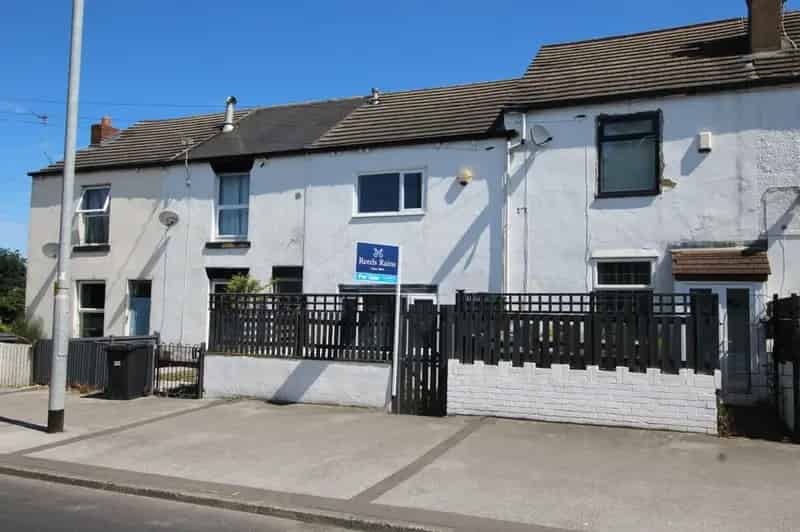 2 bedroom Mid Terrace House for sale, Lofthouse, West Yorkshire, WF3