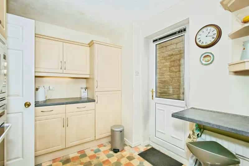 Modern Family Home in Eldwick Village Near Schools and Amenities