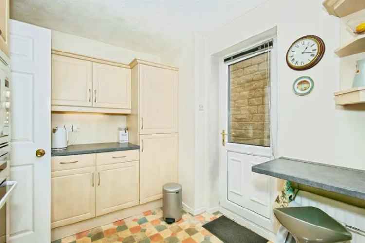 Modern Family Home in Eldwick Village Near Schools and Amenities