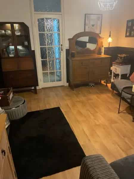 3 Bed House Solar Panels Near Transport Links