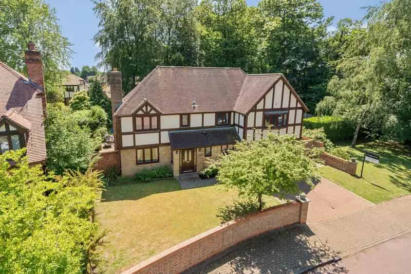 5 Bedroom Detached House for Sale Tadworth