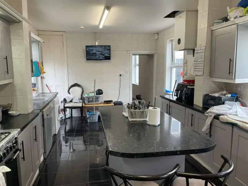 7 Bedroom Terraced House for Sale