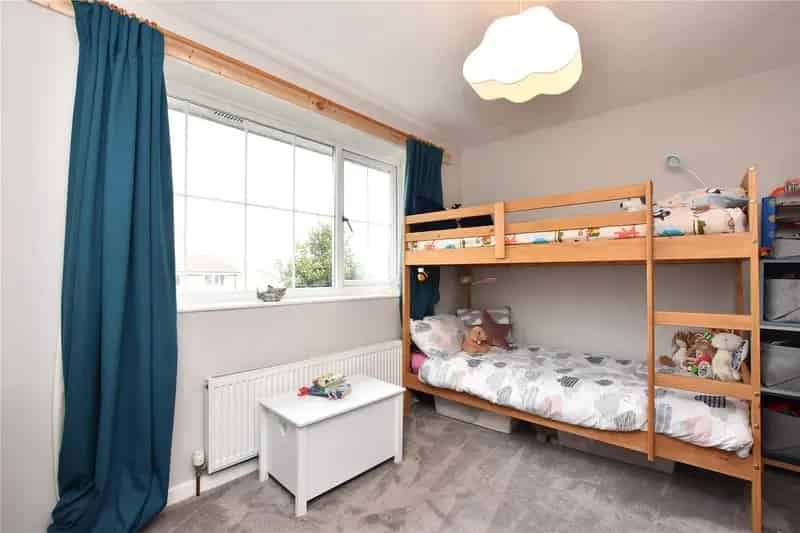 Modern 2-Bed Terraced House in Farsley Near Amenities