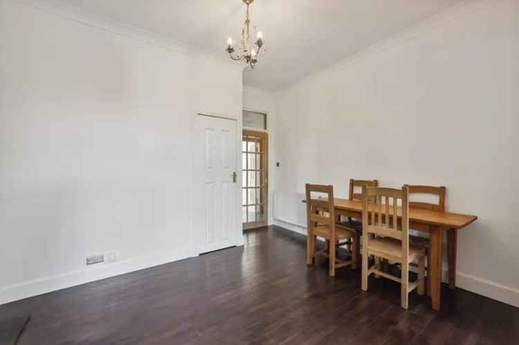 2 Bedroom Ground Floor Flat Riverside Location