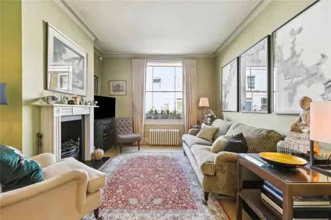 Terraced House for Sale in Chelsea SW3