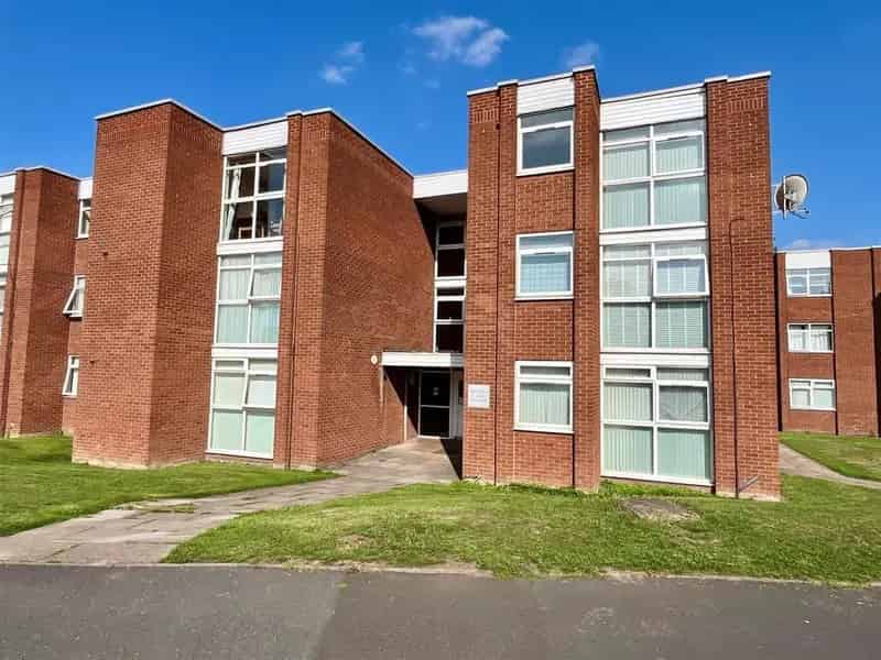 2 Bedroom Ground Floor Flat Sutton Coldfield