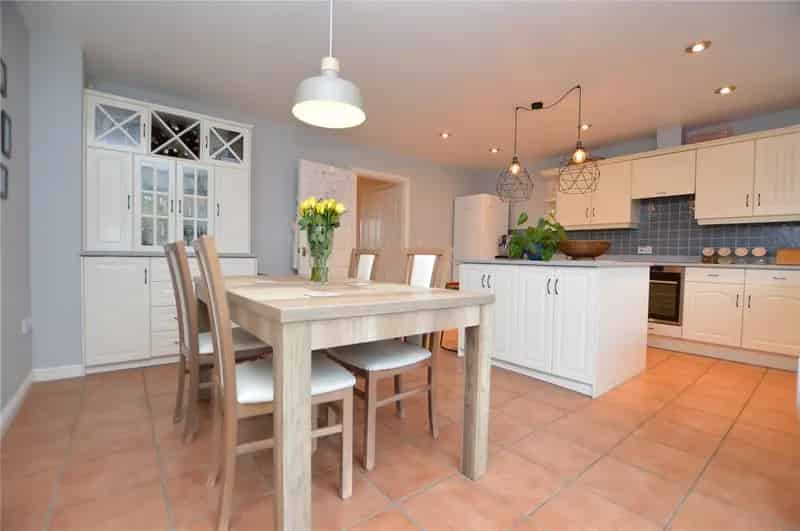 Spacious Four Bedroom Townhouse in Rothwell Near Leeds