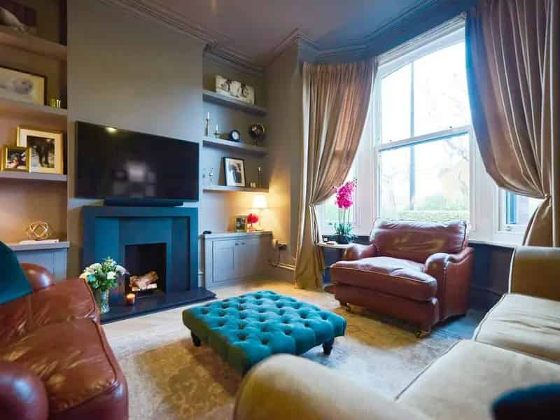 3 Bed Semi-Detached House Freehold Detached Garage Modern Kitchen