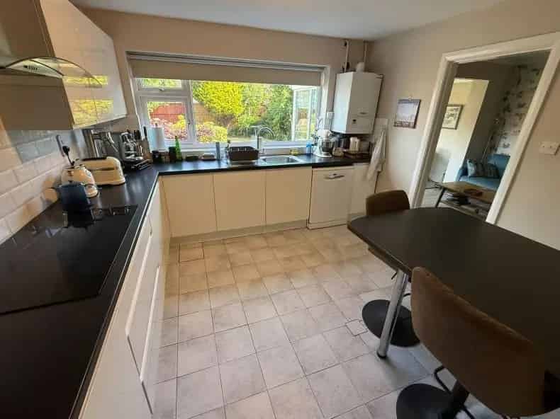 4 bed house for sale