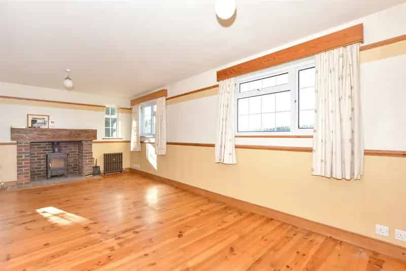 4 bedroom cottage for sale