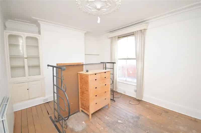 Five Bedroom Terrace House Near Leeds City Centre