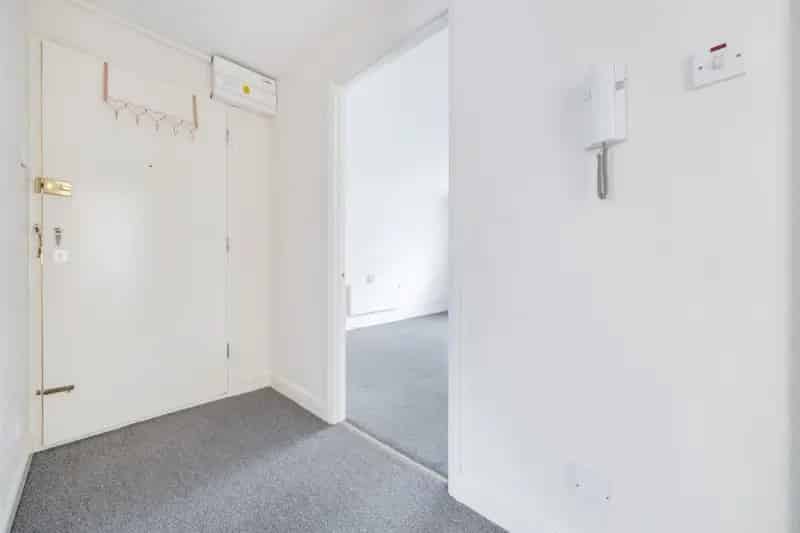 2 Bed Ground Floor Apartment King Henry's Wharf Development