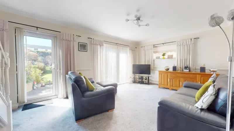 3 Bed House for Sale in Chalk - Well Presented End Terrace