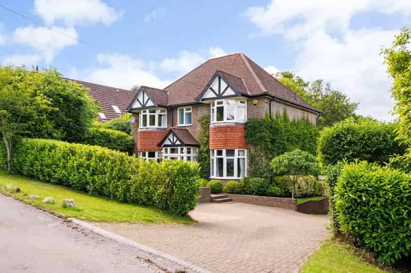 4 Bedroom Detached House for Sale in Chaldon