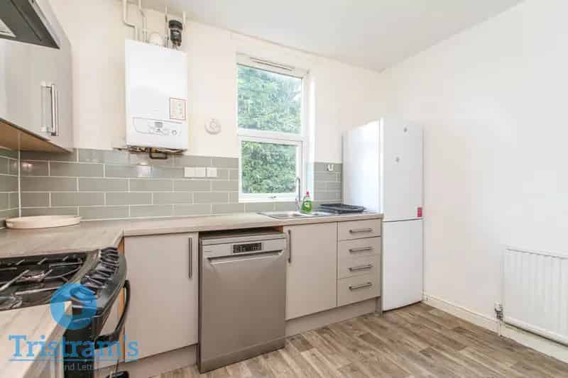 3 Bedroom Furnished Apartment Near City Centre