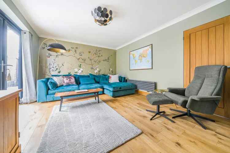 4 Bedroom Detached House For Rent