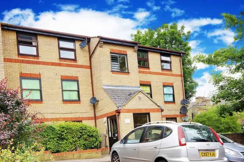 2 Bedroom Apartment House to Rent Near Mabley Green and Victoria Park